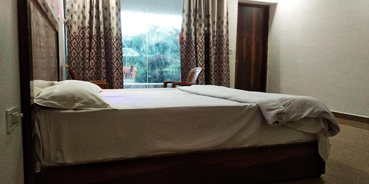 Hotel Radha Rani Mahal Khajurāho エクステリア 写真